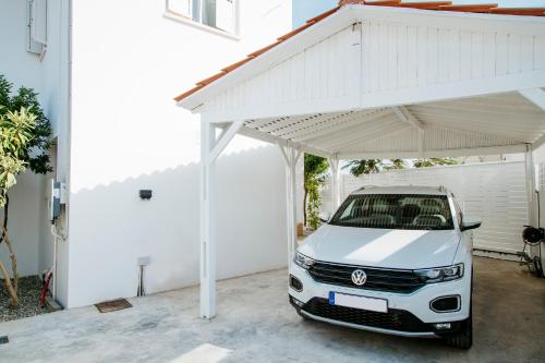 Φωτογραφία από το άλμπουμ του Island Home Seaside Villa στο Παραλίμνι
