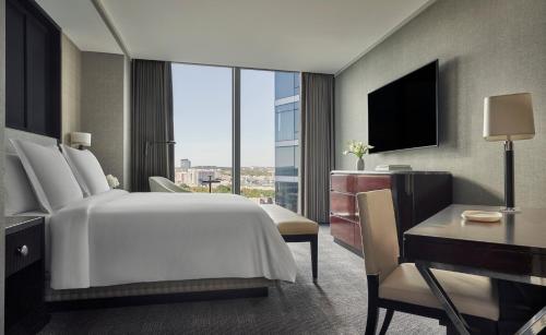 Four Seasons Hotel One Dalton Street, Boston Image