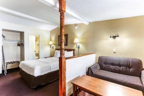 Ένα ή περισσότερα κρεβάτια σε δωμάτιο στο Americas Best Value Inn and Suites El Centro