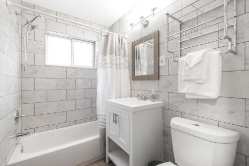 Koupelna v ubytování Stylish OneBedroom in Popular Virginia Highland