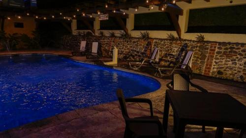 Zafra Hotelの敷地内または近くにあるプール