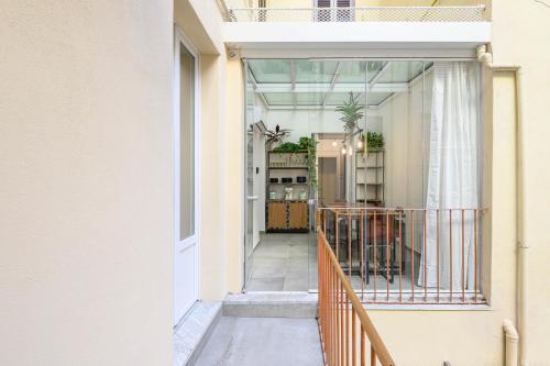 Industrial-Style Apartment Next To Vatican Metro