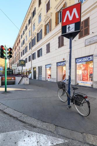 Industrial-Style Apartment Next To Vatican Metro