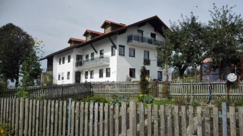 Fotografie z fotogalerie ubytování Ferienwohnung Familie Hubert Pilsl v destinaci Sonnen