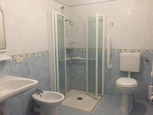 Bella Italia Sport Village tesisinde bir banyo