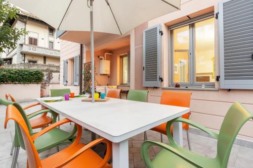 GuestHost - Colorful Boccaccio Apartment
