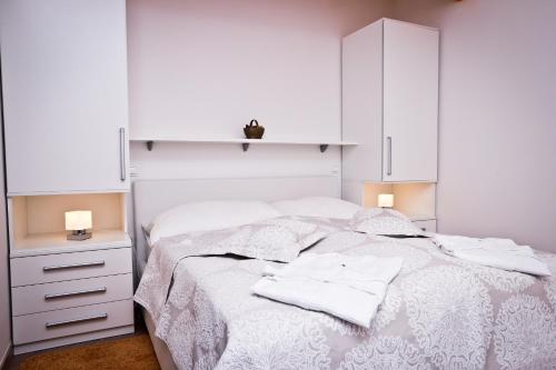Apartment I&I
