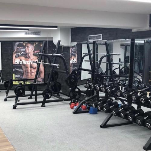 Fitness centrum a/nebo fitness zařízení v ubytování Paint It Black Hotel & Spa