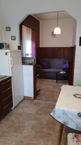 A kitchen or kitchenette at Holiday Home Goga