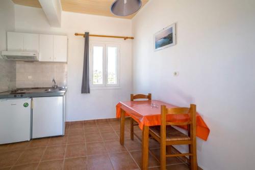 Gallery image of Armenaki in Azolimnos