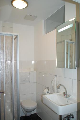 Ett badrum på Altenbochumer Apartment