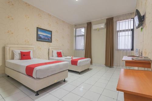 Gallery image of RedDoorz @ Surapati in Bandung