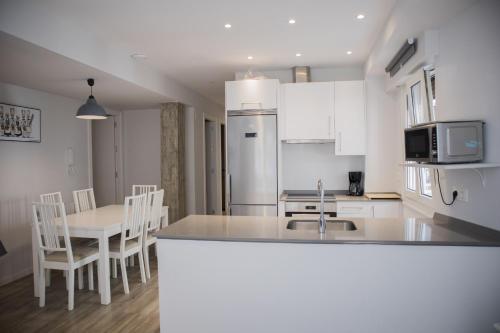 Kuchyňa alebo kuchynka v ubytovaní Plaza B - Local Rentss