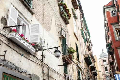 A FENESTRELLA E SAN GREGORIO ARMENO