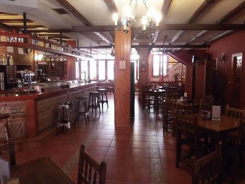 מסעדה או מקום אחר לאכול בו ב-Hostal-Restaurante San Antolín