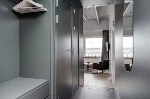 アーランダにあるForenom Hotel Arlandaの廊下
