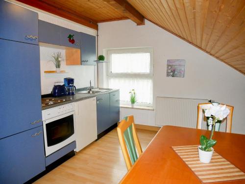 SUNNYHOME Monteurwohnungen und Apartments in Schwandorf tesisinde mutfak veya mini mutfak