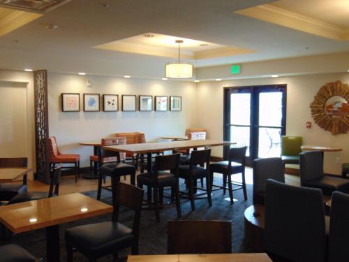 Restoran ili drugo mesto za obedovanje u objektu Holiday Inn Express & Suites Springville-South Provo Area, an IHG Hotel