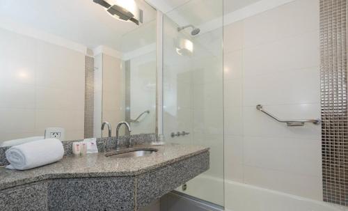 Koupelna v ubytování Urquiza Apart Hotel & Suites