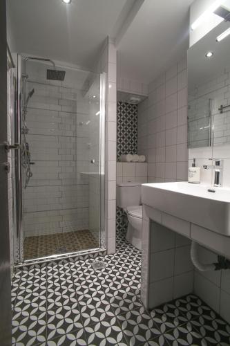 ZH Luxury Suites