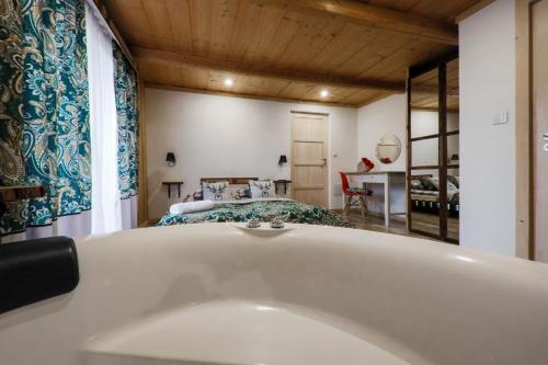 Φωτογραφία από το άλμπουμ του GÓRALSKA VILLA APARTAMENTY Z JACUZZI & HOME SPA & Zakopane σε Poronin