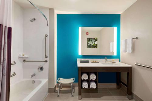 Bagno di La Quinta by Wyndham Gainesville