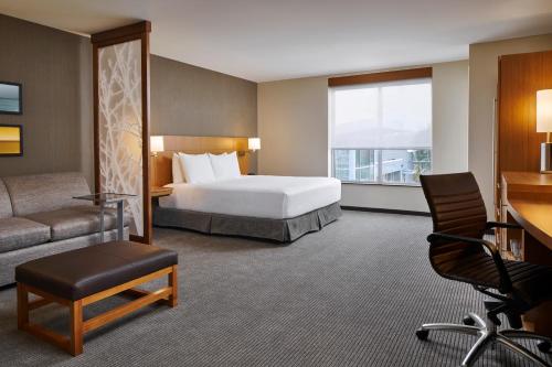 Katil atau katil-katil dalam bilik di Hyatt Place Wilmington Riverfront