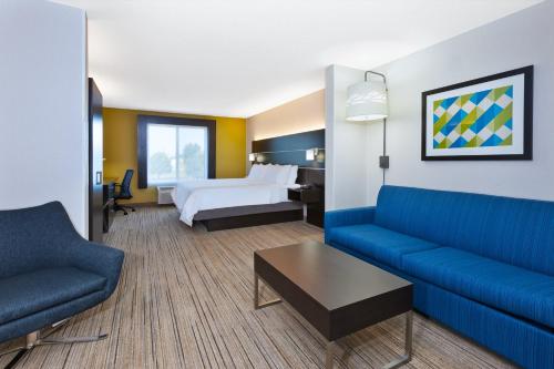 Imagen de la galería de Holiday Inn Express Hotel & Suites Cleveland-Richfield, an IHG Hotel, en Brecksville