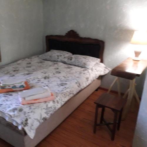  Areni House B&B -  Room  picture :    Tea/Coffee maker    Shower    Bath                            