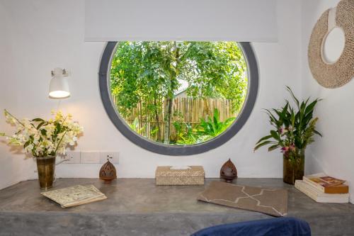 Κήπος έξω από το DHYANA VILLAS