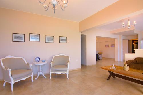 Posezení v ubytování Kristallia - Elounda seafront vacation rental
