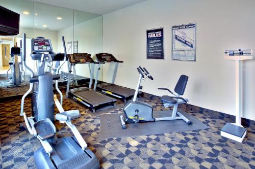 Centrum fitness w obiekcie Holiday Inn Killeen Fort Hood, an IHG Hotel