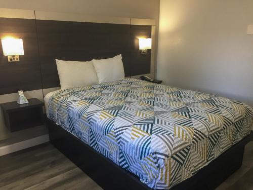 Postel nebo postele na pokoji v ubytování Motel 6-Burnsville, MN