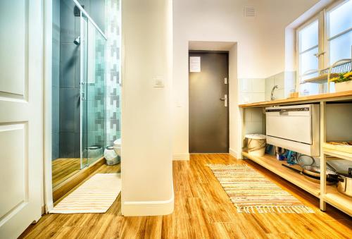 Ένα μπάνιο στο Old Town Kanonia Hostel & Apartments