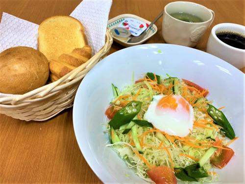 ホテルの敷地内または近くでの食事または食べ物