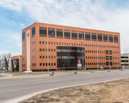 Clarion Hotel & Suites – Photos 3