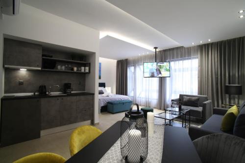 ZH Luxury Suites
