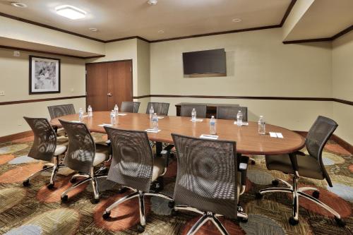 Бизнес-центр и/или конференц-зал в Staybridge Suites Albuquerque North by IHG