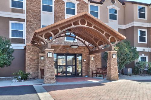 Фасад или вход в Staybridge Suites Albuquerque North by IHG