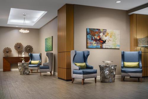 Holiday Inn Charlotte University, an IHG Hotel Image