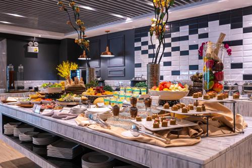 マニラにあるCoro Hotelの食べ物の並べ方