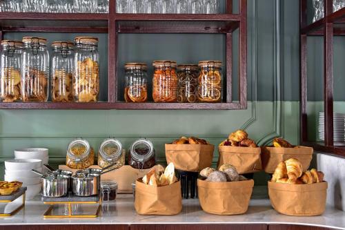 Mad på hotellet eller i nærheden