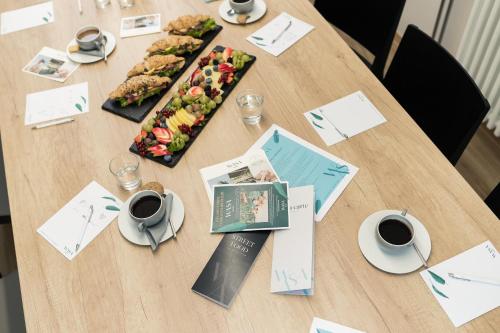 Comida en o cerca de este hotel