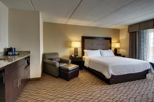 Holiday Inn Express Baltimore BWI Airport West, an IHG Hotel Image