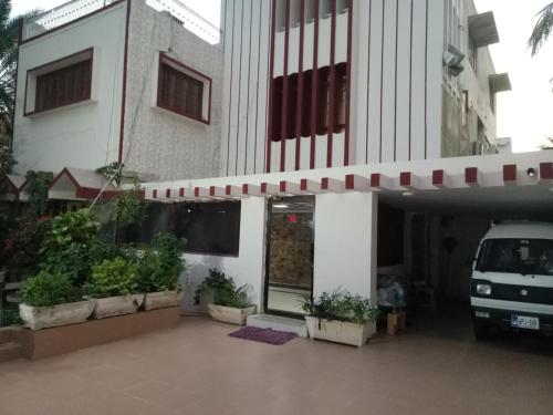 Το κτήριο όπου στεγάζεται  ο ξενώνας