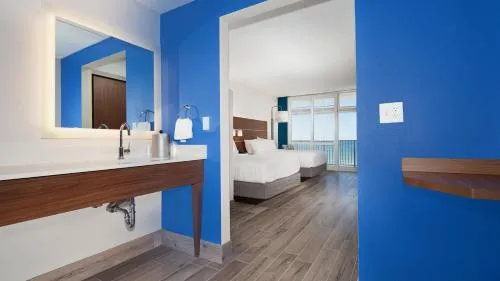 Holiday Inn Express & Suites Panama City Beach - Beachfront by IHG photo 18
