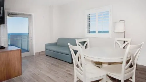 Holiday Inn Express & Suites Panama City Beach - Beachfront by IHG photo 22