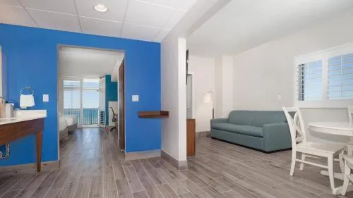Holiday Inn Express & Suites Panama City Beach - Beachfront by IHG photo 21