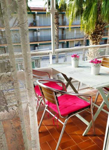 ENCANTADOR apartamento frente a la playa de Bara