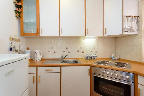 Dapur atau dapur kecil di Apartmani Vršek